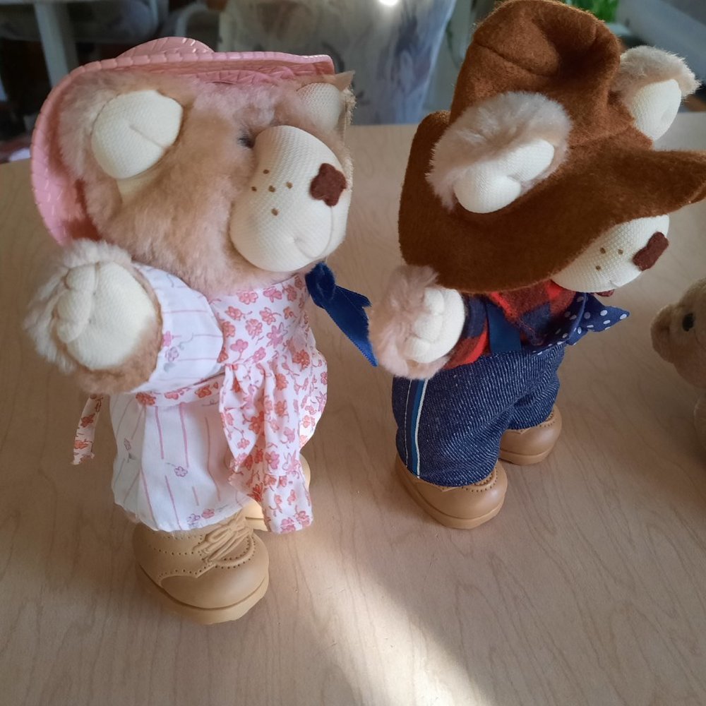 Vintage 80's Wendy's FURSKINS 7" Bears - Farrell, Hattie Set of 2 + extras! - Picture 9 of 16